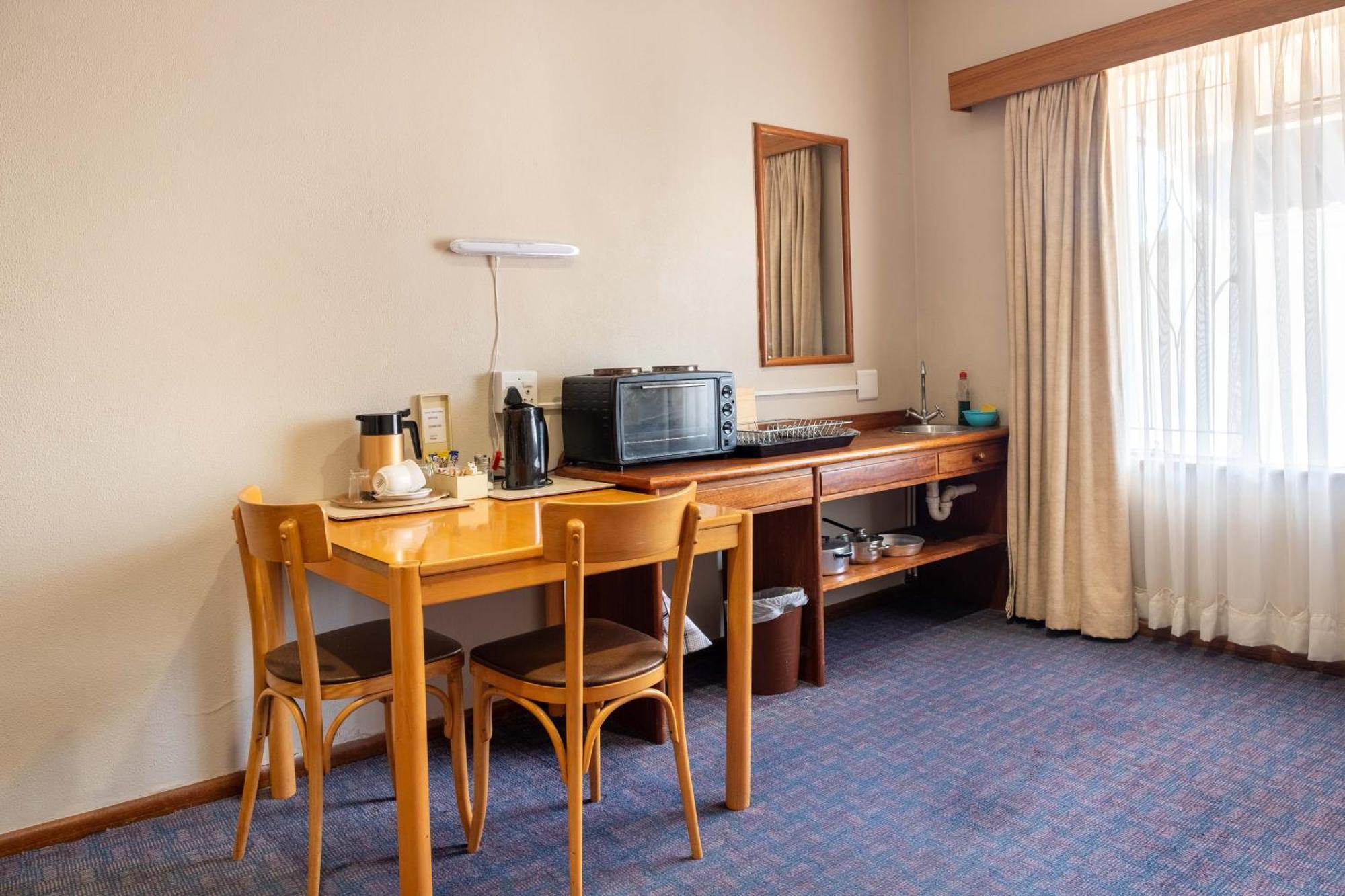 Karoo Country Inn Middelburg  Exterior foto